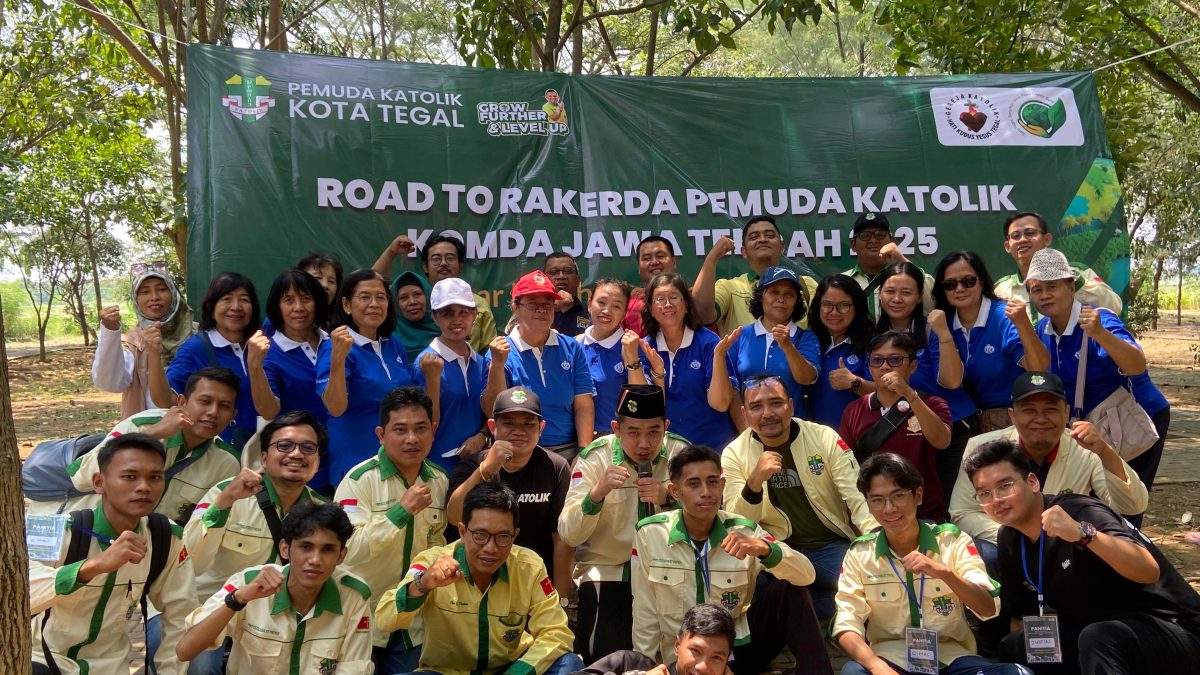 Penebaran ribuan benih ikan dan eco enzym di Polder Bayeman Kota Tegal 27 September 2025
